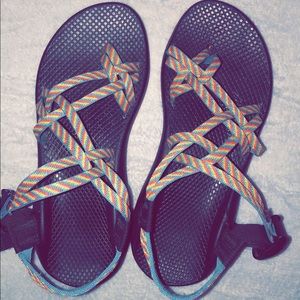 rainbow chacos | 9W